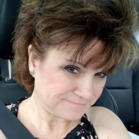 Claudia Abrams