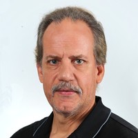 Dennis Faust