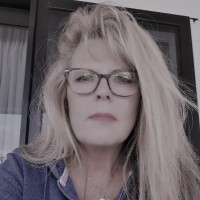 Sally Straughan