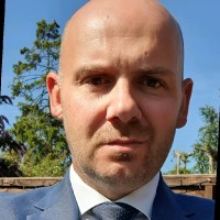 Daniel R