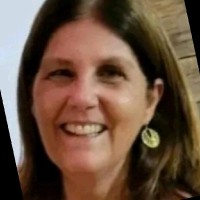 Cláudia Laloni Tucci