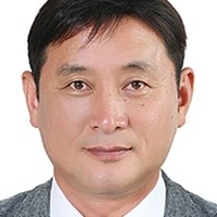 Sam (Seungbae) Lee