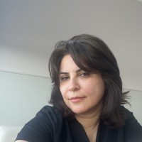 Nina Hosseini