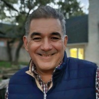 Simon J Esparza