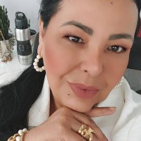 Regiane B. _ Commercial Manager