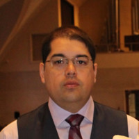 Dennis Leon