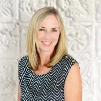 Liz Mika, Cic