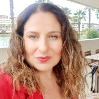 Julie GAY