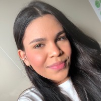 Graziele Gomes