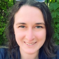 Dr Róisín McKelvey