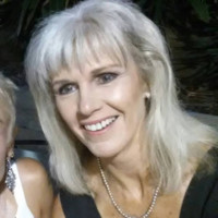 Julia Giles