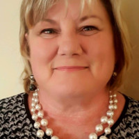 Dee Broderick