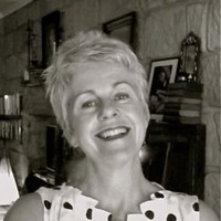 Roberta Mears. BA App Psych Trauma Inform Exp Th