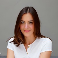 Celesté Flores