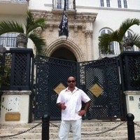 Israel Flores Flores