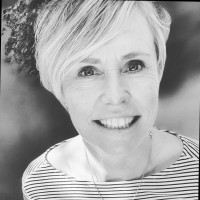 Annet Velthuis