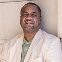 Dr. Sean Strachan