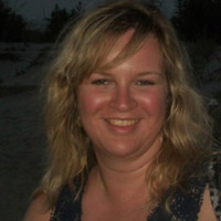 Holly Rhodes