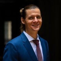 Pluhár István