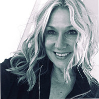 Julianne Phelps