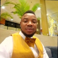 Shola, Yomi Akindele