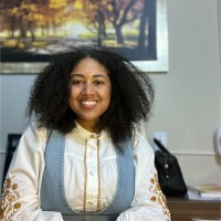 Nayara Lopes