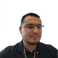 César González