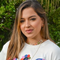 Thalia Souza