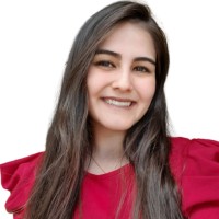 Ana Caroline Comuniam