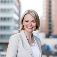 Dr. Julia Pradel