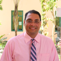 Luis R Cruz
