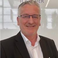 Uwe Zettl