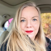 Lisa Greaves