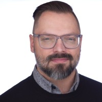 Lukas T. Woch