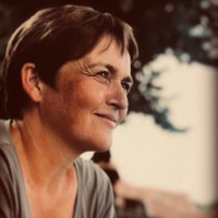 Karoline Dezwaef