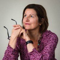 Dr Lisa Cherry