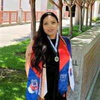 Adriana Flores