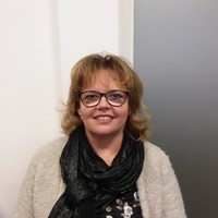 Corina V. Voorst