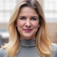 Laura Binder