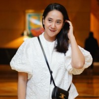 Dewi A.