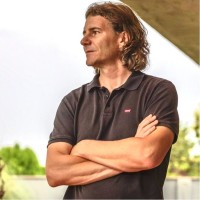 Tony Gómez
