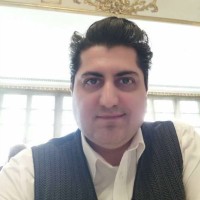 Roozbeh Borna