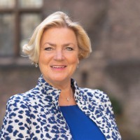 Tessa van Iperen, MBA, INSEAD IDP-C