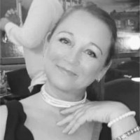 Lynne Chambers