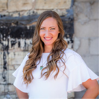 Dr. Anna Anderson