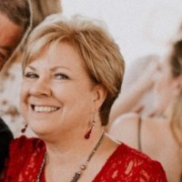 Glynis Carter