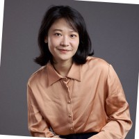 Caroline (Qilu) Wang