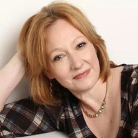 Holly Davidson