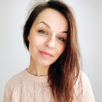 JULIA BURDA