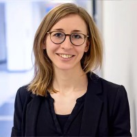 Stefanie Pres, Mba